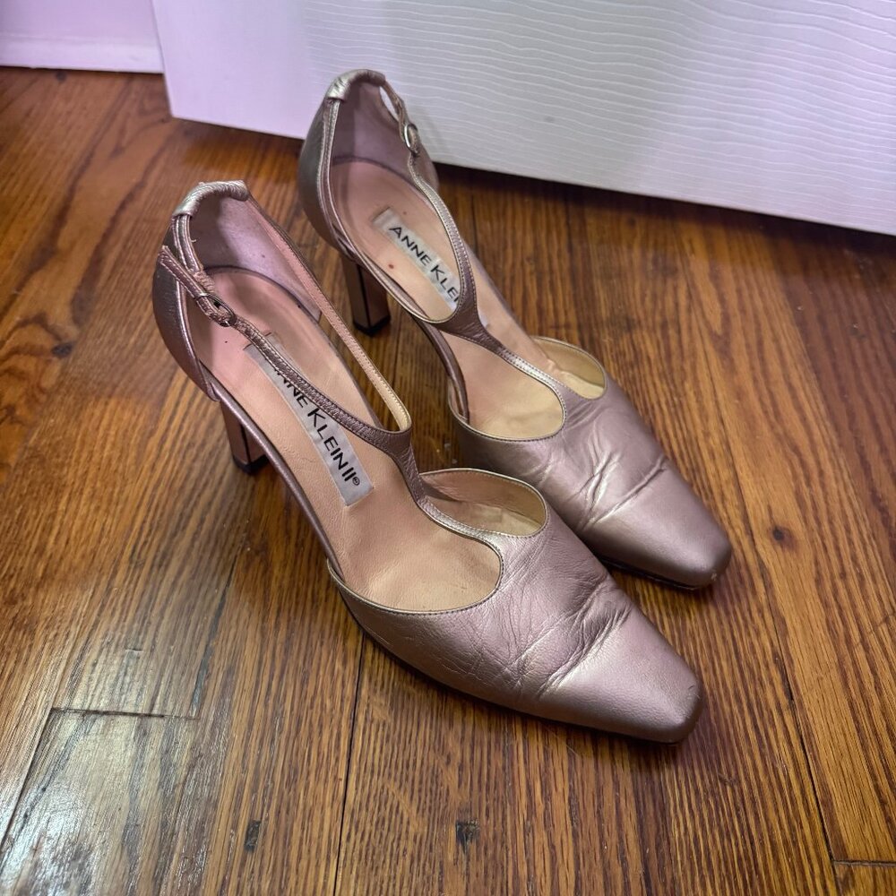 Anne Klein II leather taupe/gold heels - size 9.5
